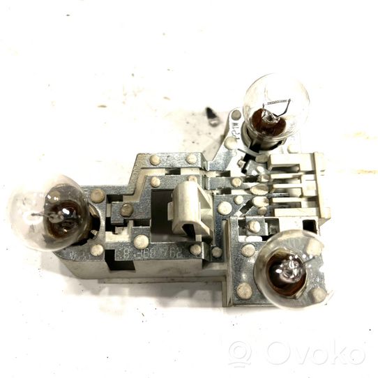 BMW 3 E46 Porte ampoule de feu arrière 8368762