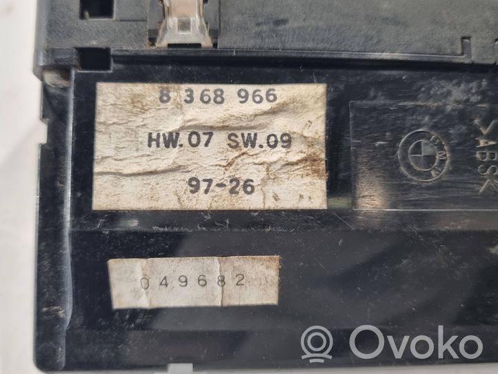 BMW 5 E39 Interruttore prese d’aria laterali 8368966