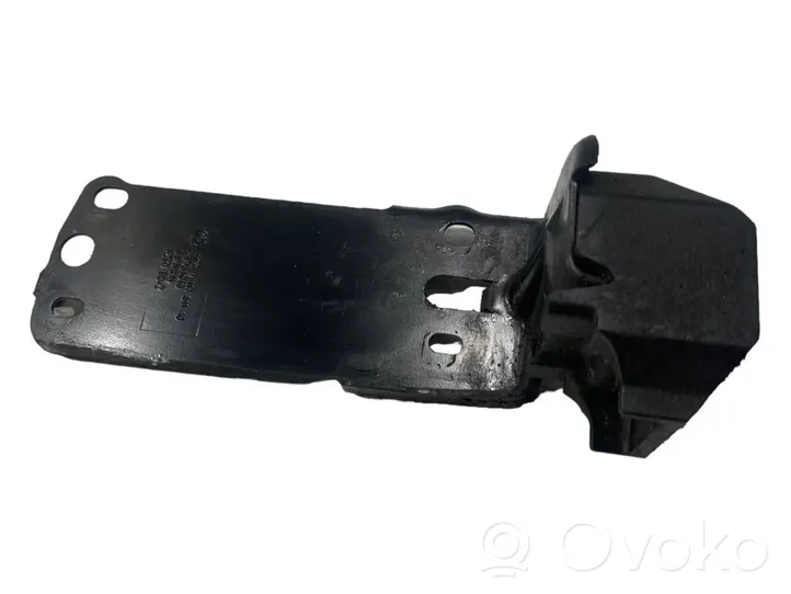 BMW 3 E90 E91 Staffa di montaggio del radiatore 7117811