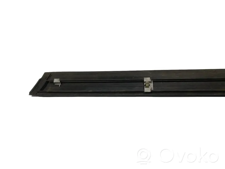 BMW 3 E36 Takaoven lista (muoto) 2250914