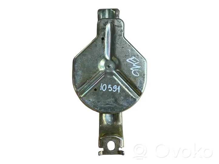 BMW 3 E46 Staffa di montaggio della batteria 8370984