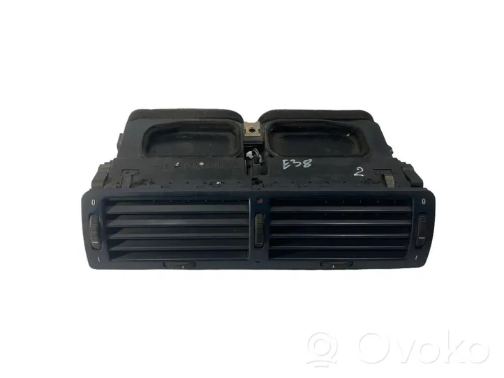 BMW 7 E38 Griglia di ventilazione centrale cruscotto 8390111