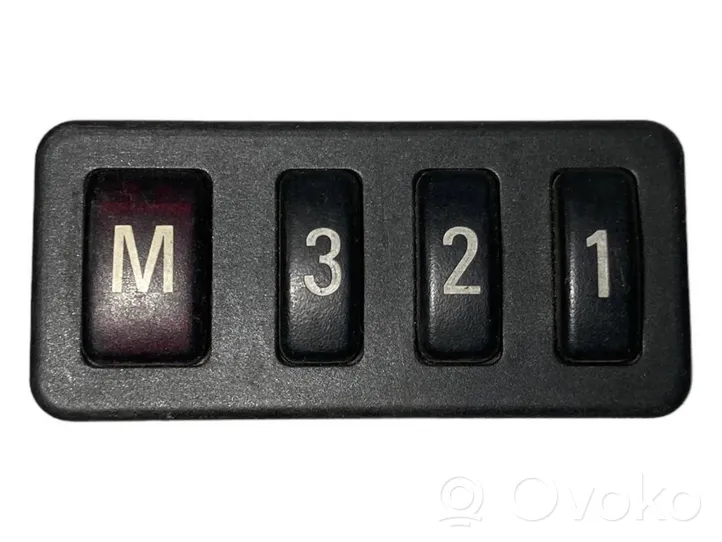 BMW 5 E39 Interruttore di controllo del sedile 8352160