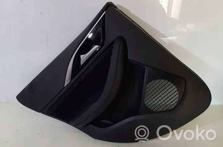 Infiniti Q30 Takaoven verhoilu 