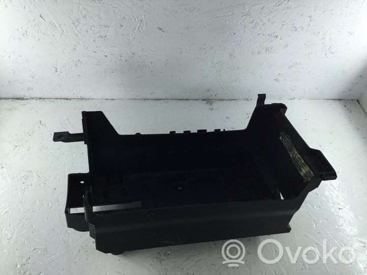 Opel Insignia A Battery tray 13310742