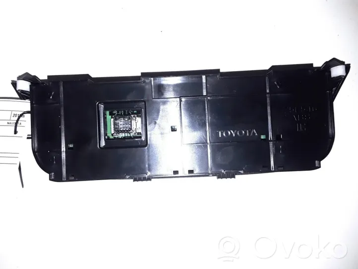 Toyota RAV 4 (XA40) Air conditioner control unit module 75F546