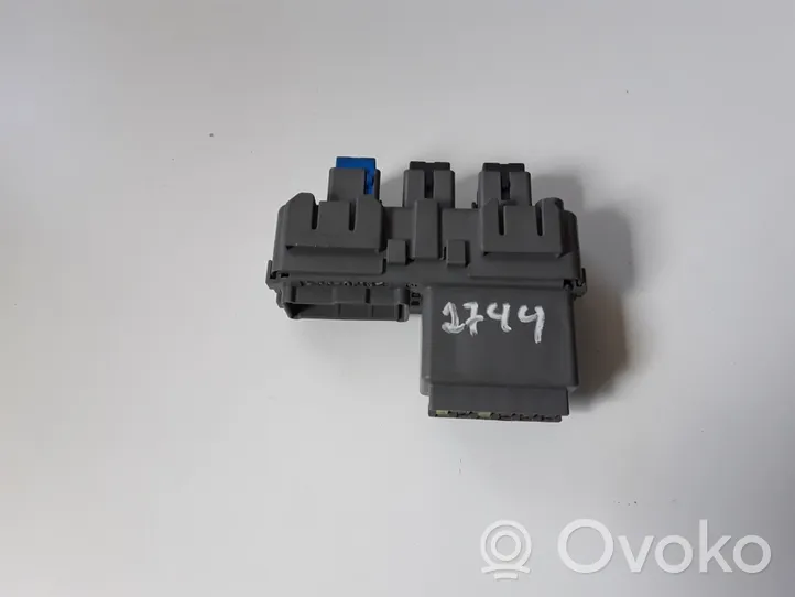 Honda CR-V Module de fusibles T1G0031