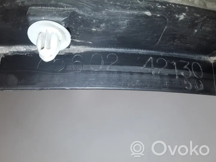 Toyota RAV 4 (XA40) Rivestimento passaruota anteriore 7560242130