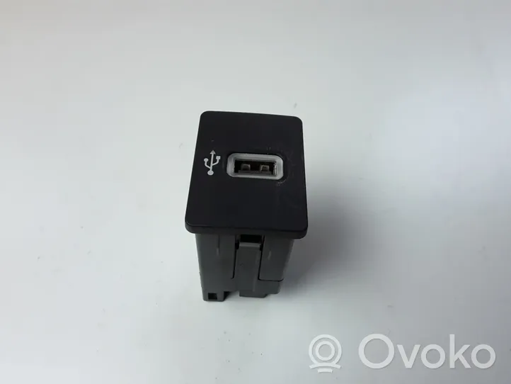 Ford Focus Connecteur/prise USB HS7T14F014AC