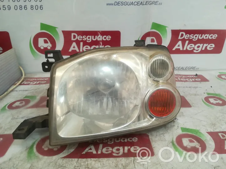 Nissan NP300 Lampa przednia 10024811