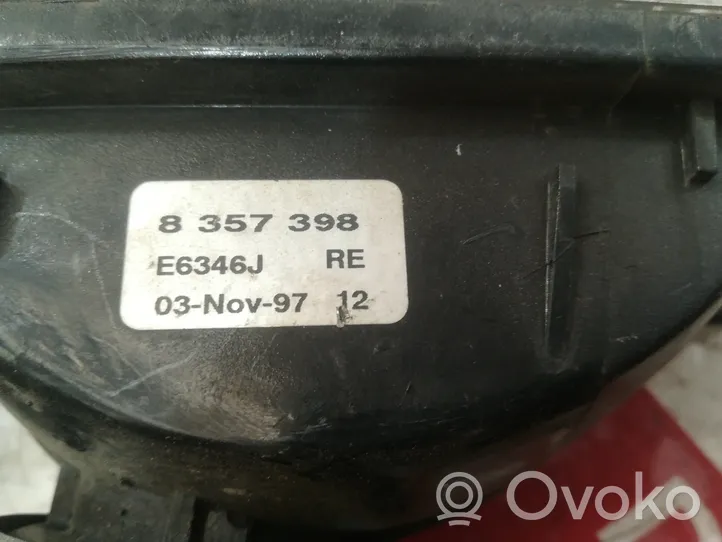 BMW 3 E36 Światło przeciwmgłowe przednie 8357398