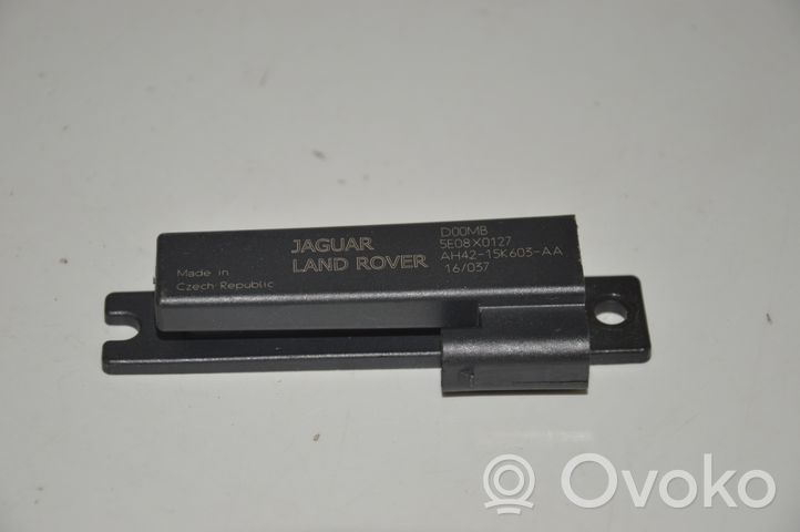 Land Rover Discovery 4 - LR4 Radion pystyantenni AH4215K603AA