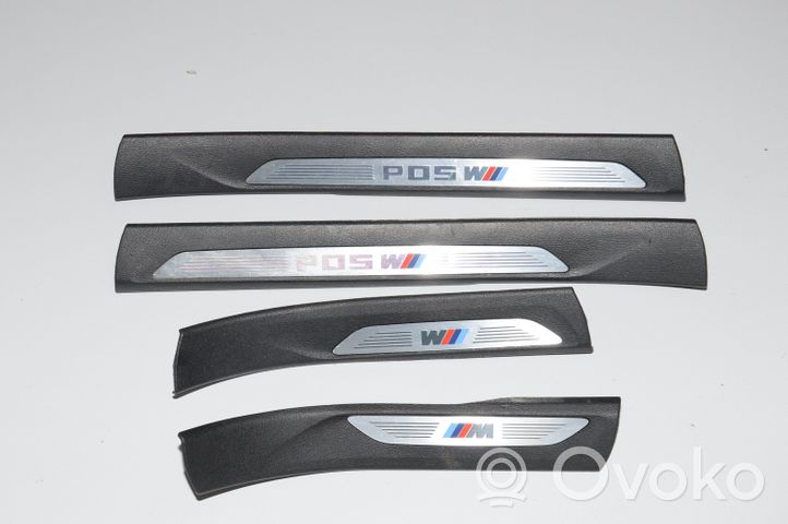 BMW X5 F15 Copertura del rivestimento del sottoporta anteriore 7284580