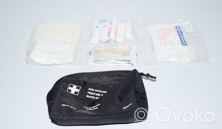 BMW 3 F30 F35 F31 Kit di pronto soccorso 