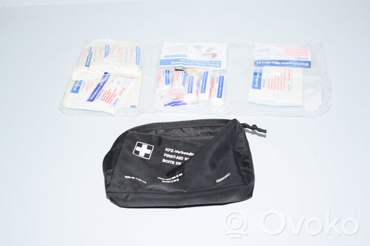 BMW 3 F30 F35 F31 Kit di pronto soccorso 