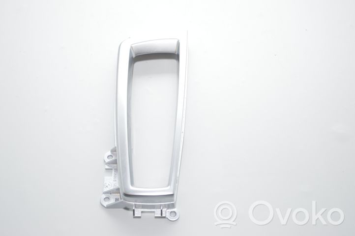 BMW 7 F01 F02 F03 F04 Rivestimento in plastica cornice della leva del cambio 