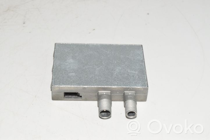 BMW 7 E38 Amplificatore antenna 