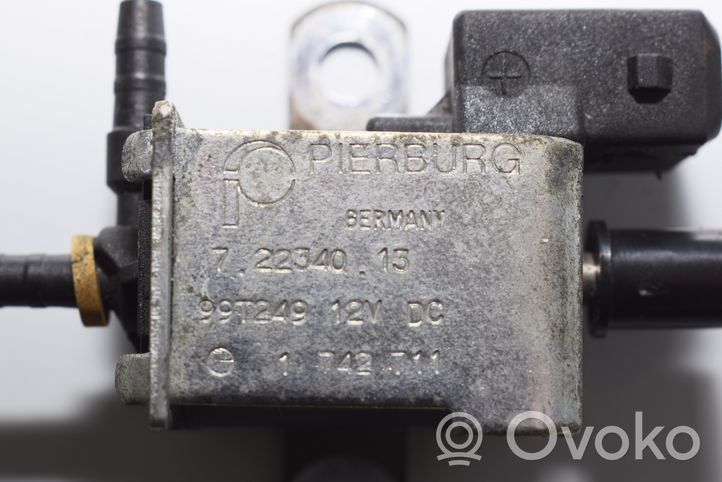 BMW 7 E38 Vacuum valve 1742711