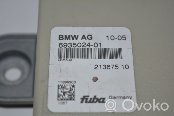 BMW 7 E65 E66 Antenas pastiprinātājs 