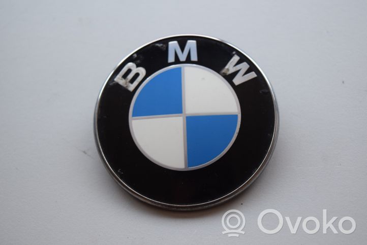 BMW 5 E39 Mostrina con logo/emblema della casa automobilistica 