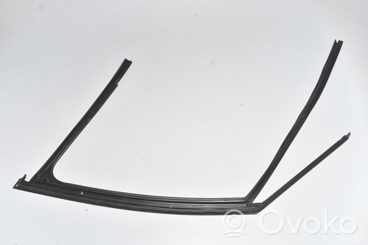 BMW 2 F46 Moulures des vitres de la porte avant 