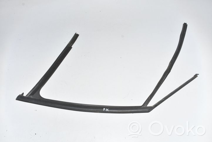 BMW 2 F46 Moulures des vitres de la porte avant 