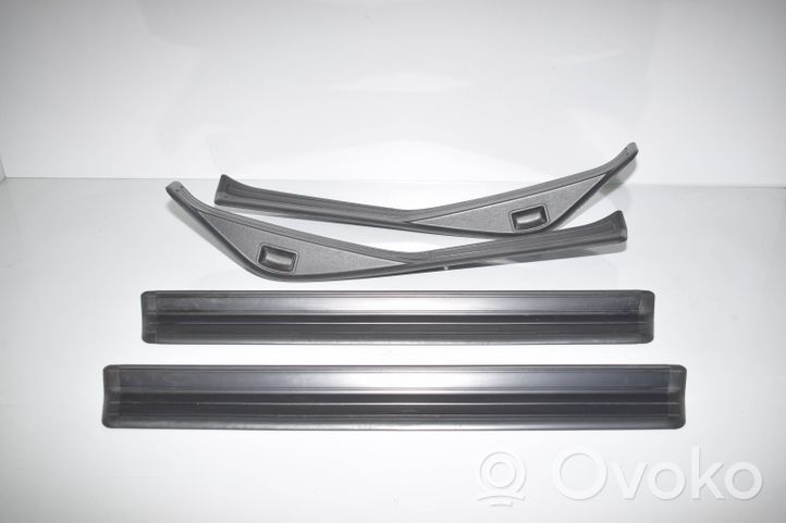 BMW 7 E38 Set di rifiniture davanzale (interno) 8196129