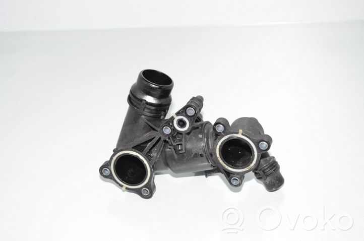 BMW X5 G05 Boîtier de thermostat 8596115