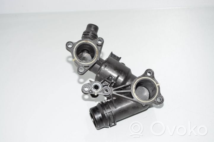 BMW X5 G05 Boîtier de thermostat 8596115