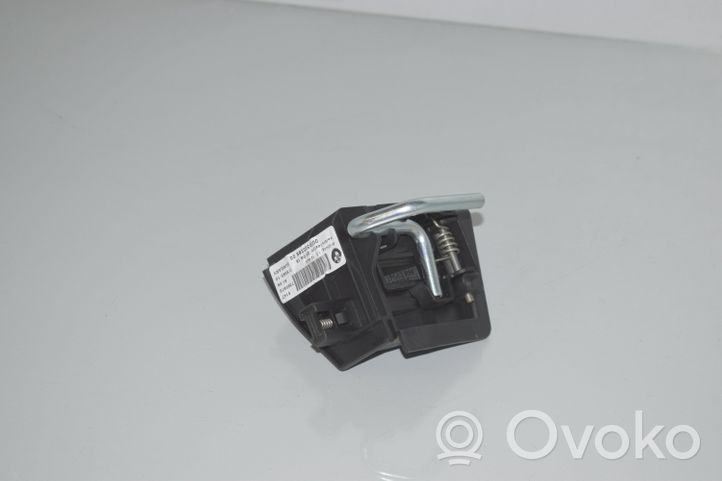 BMW 2 F46 Podpora mocowania półki bagażnika 7360972