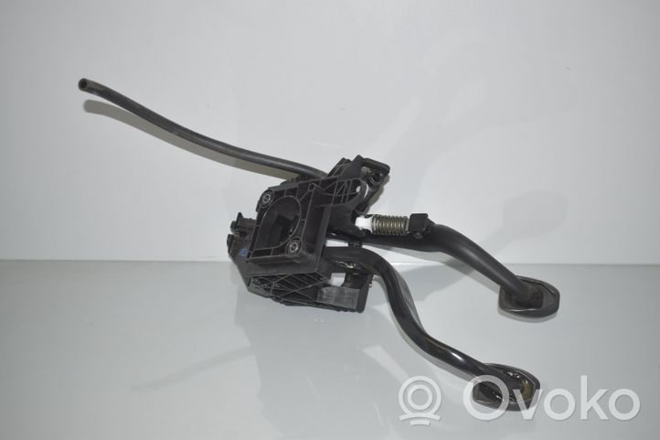 BMW 2 F46 Assemblage pédale 6870848