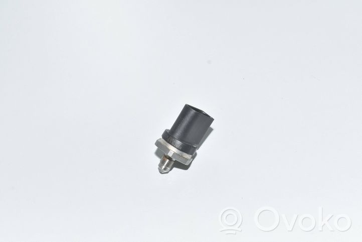 BMW 4 F32 F33 Sensore di pressione del carburante 7620946