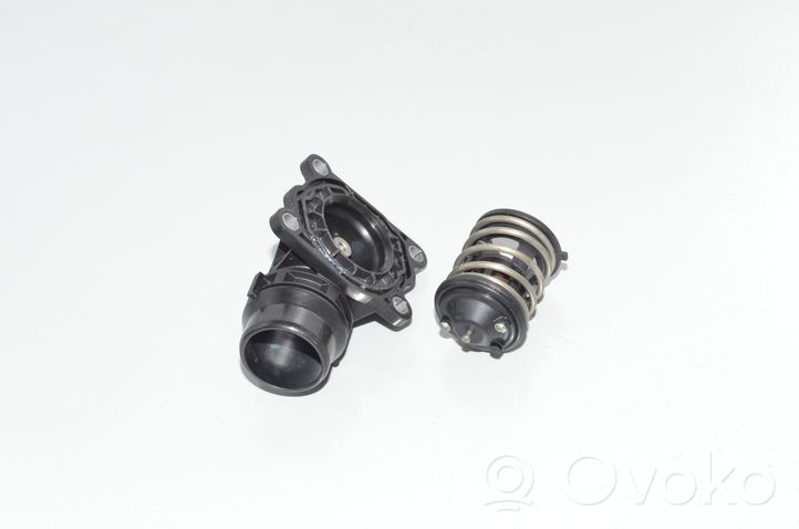 BMW 3 E90 E91 Boîtier de thermostat / thermostat 