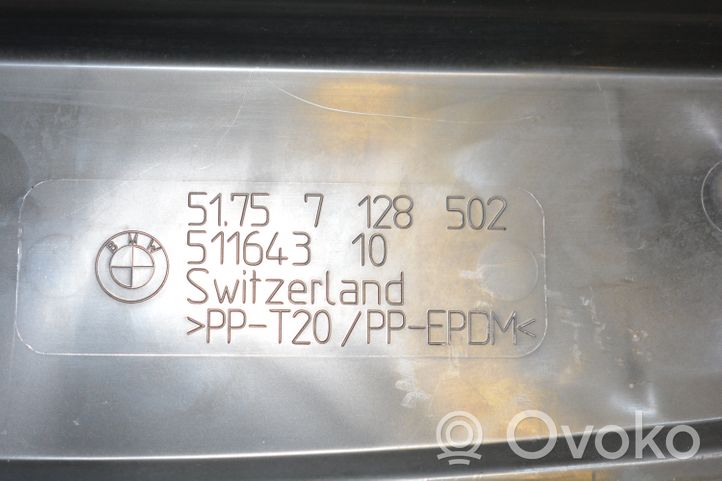 BMW 1 E81 E87 Panel mocowanie chłodnicy / dół 