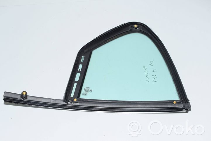 BMW 7 G11 G12 Rear vent window glass 7384215