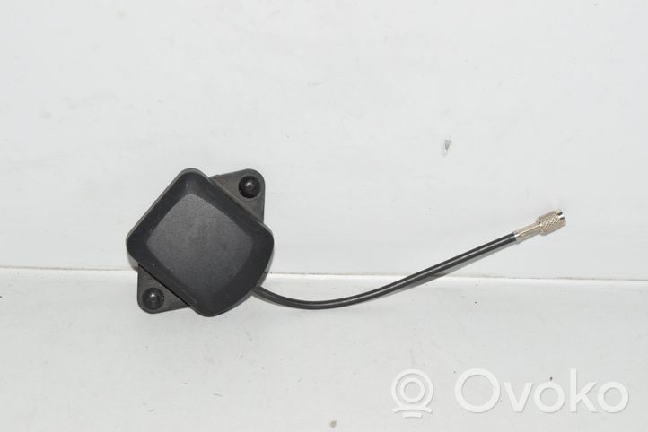 BMW 5 E39 Antenna GPS 8375944