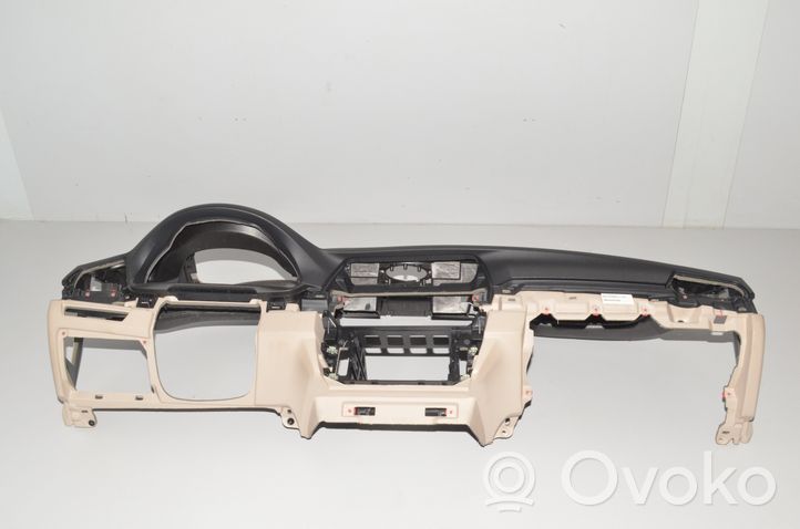 BMW 5 F10 F11 Panelė 