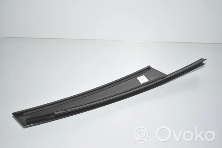 BMW M5 F90 Moulures des vitres de la porte avant 7390122