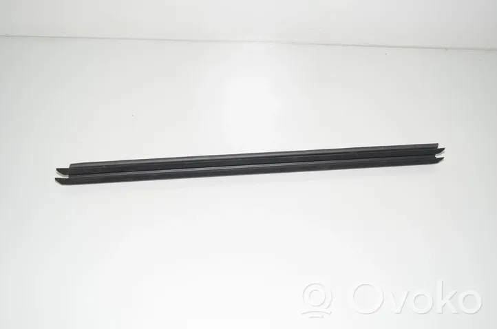 BMW 2 F46 Joint / vitre de porte arrière 7316787