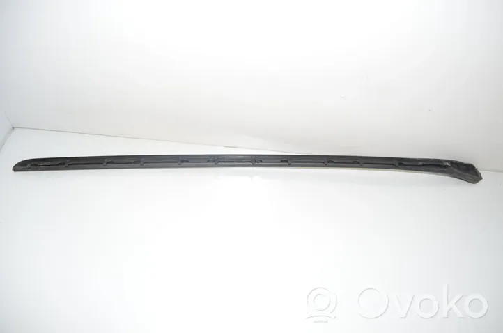 BMW 2 F46 Windshield trim 7331508