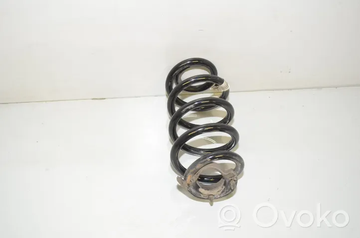 BMW 2 F46 Muelle espiral trasero 6866768