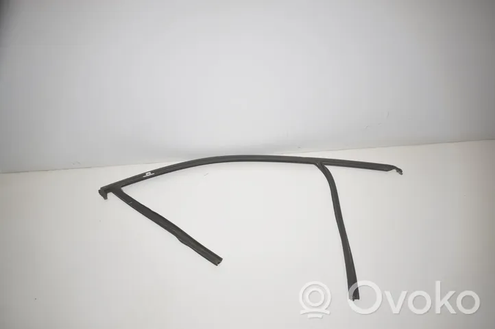 BMW 3 G20 G21 Moulure de vitre de la porte avant 7407403