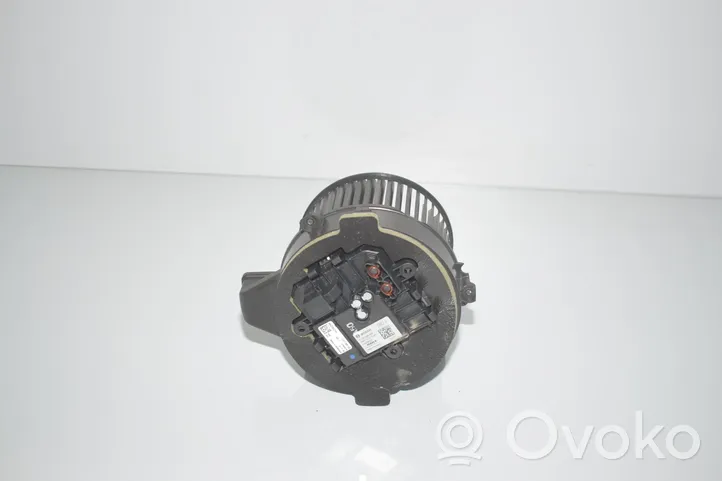 BMW 5 G30 G31 Ventola riscaldamento/ventilatore abitacolo 1953518