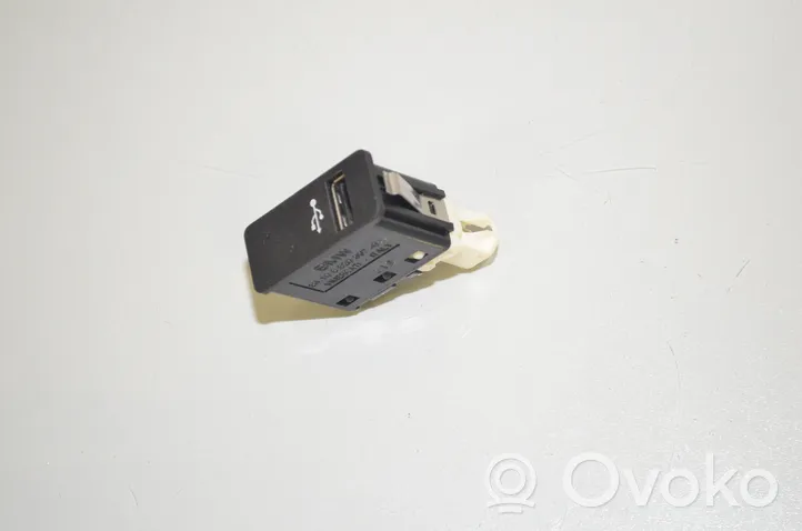 BMW i3 Gniazdo / Złącze USB 8620397