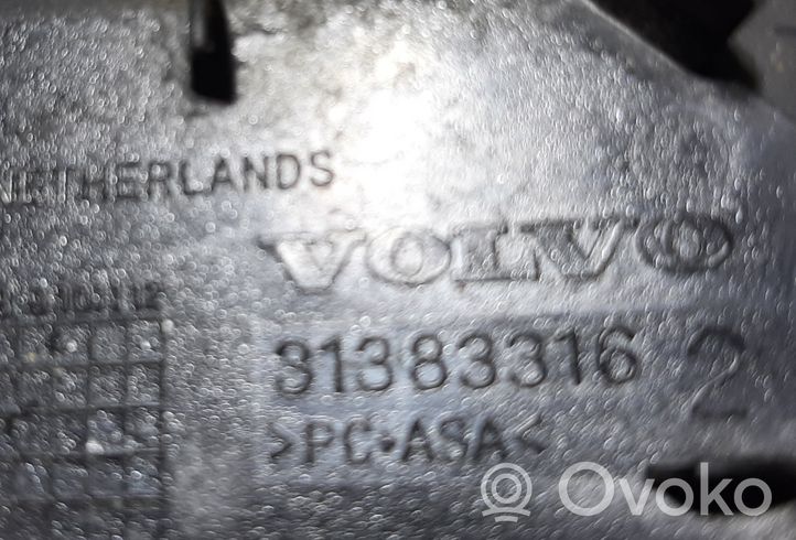 Volvo S90, V90 Takapuskurin hinaussilmukan suojakansi 31383316