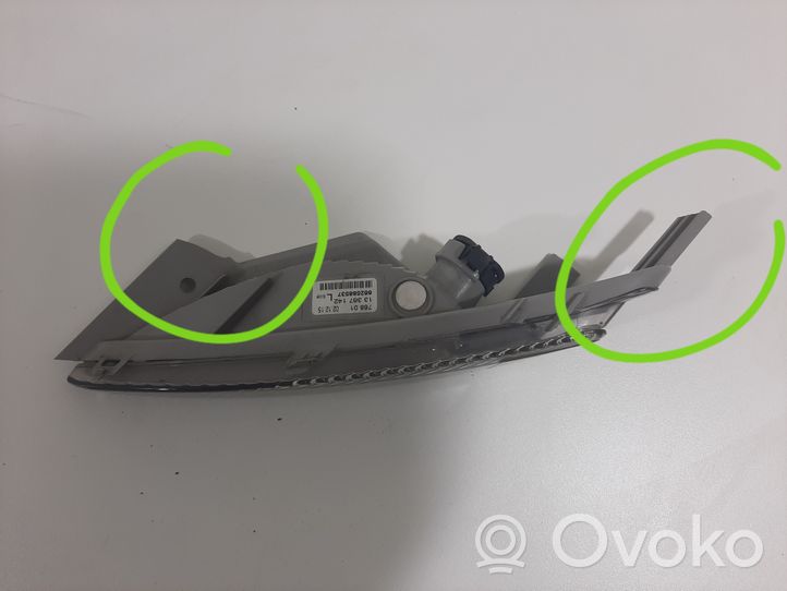 Opel Astra J Indicatore di direzione anteriore 13367142