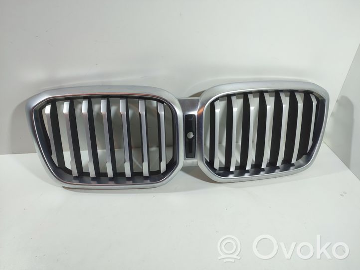 BMW X3 G01 Grille calandre supérieure de pare-chocs avant 7931236