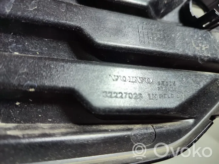 Volvo V60 Grille inférieure de pare-chocs avant 32227026