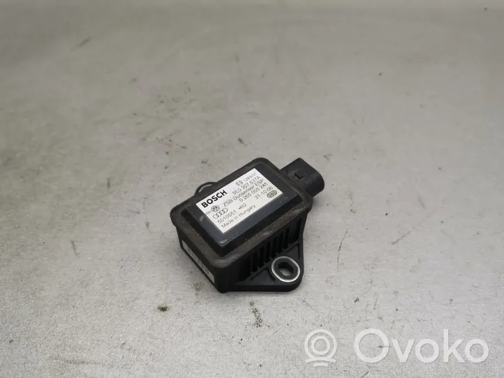 Audi A6 S6 C5 4B Capteur de vitesse de lacet d'accélération ESP 8E0907637A