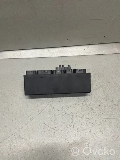 Mercedes-Benz E W210 Module de fusibles A2105400372